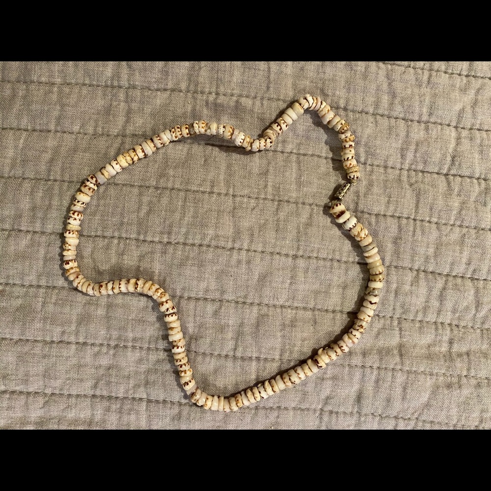 Hippie era shell necklace vintage